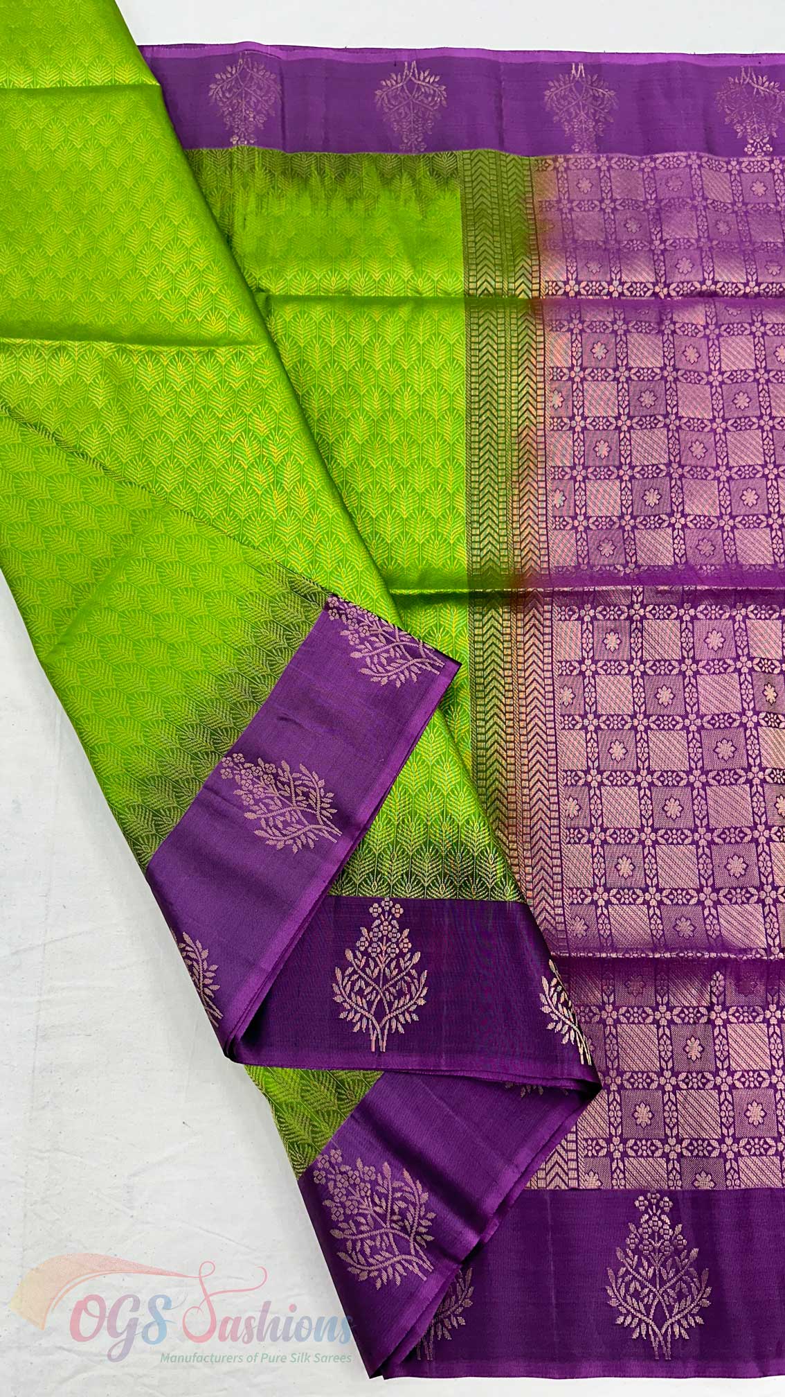 Kanchipuram Traditional Pure Silk Saree Light Green Body with Violet Pallu